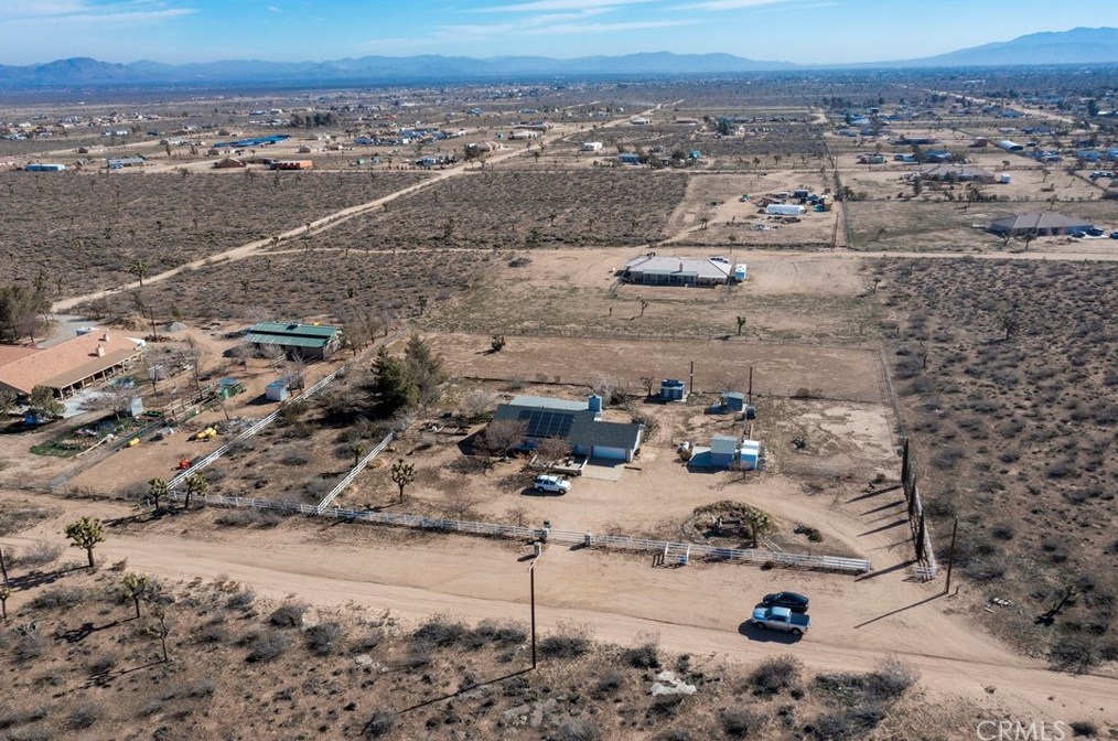 11433 Buttemere Rd, Phelan CA  92371-4245 exterior