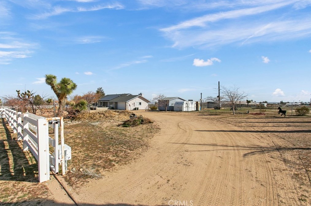 11433 Buttemere Rd, Phelan CA  92371-4245 exterior