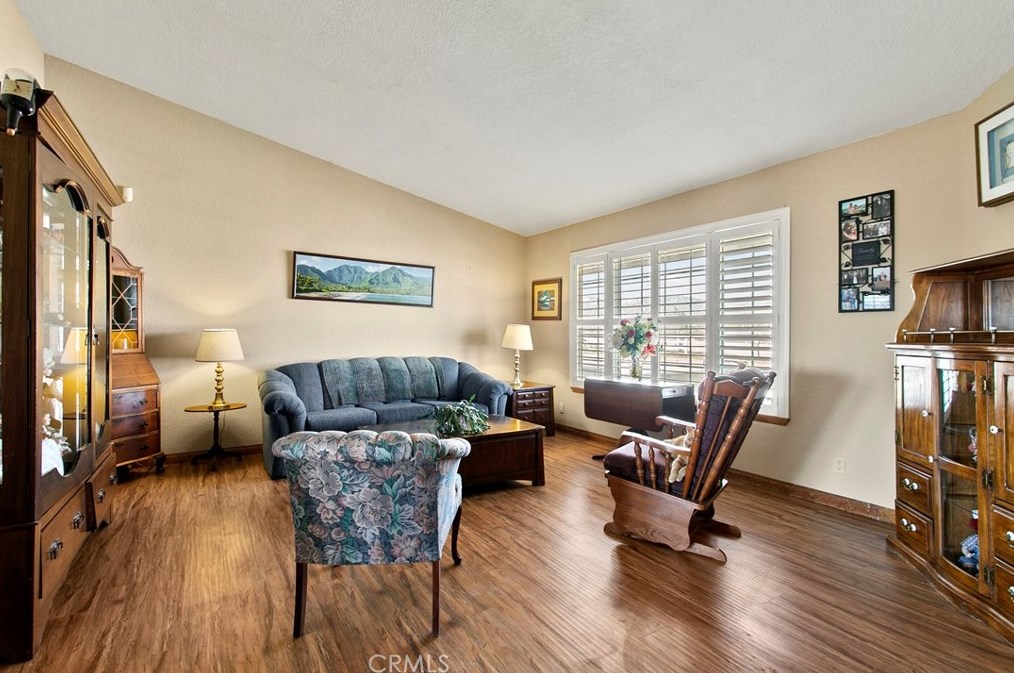 11433 Buttemere Rd, Phelan CA  92371-4245 exterior