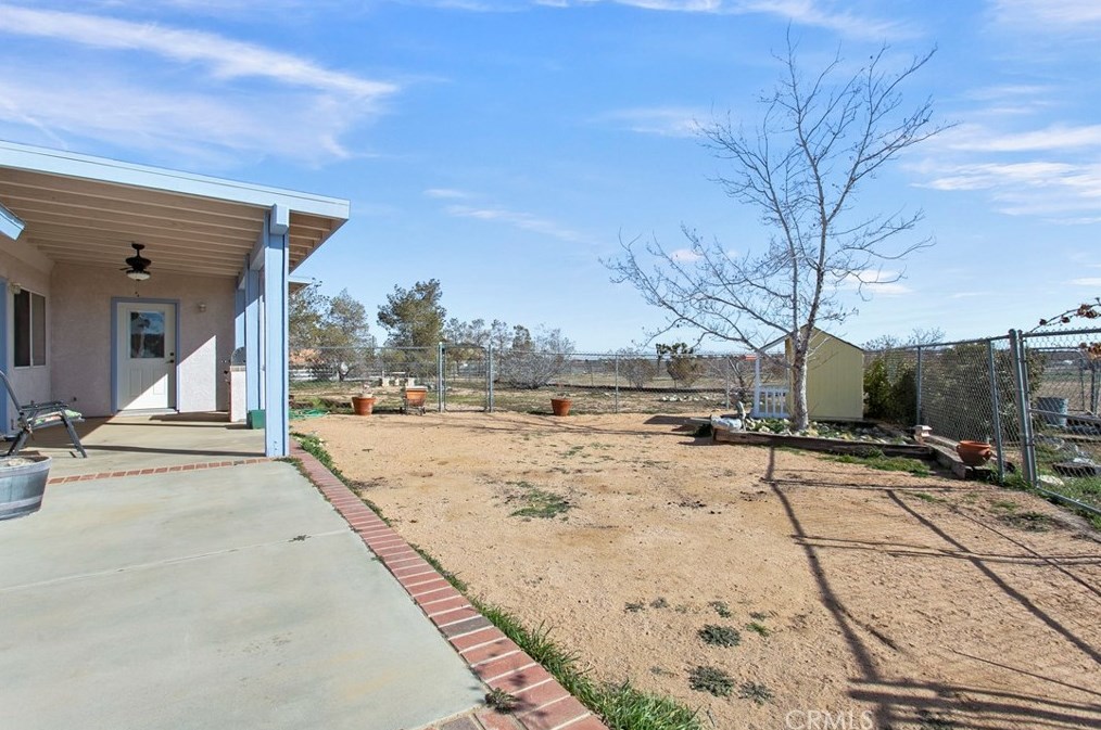 11433 Buttemere Rd, Phelan CA  92371-4245 exterior