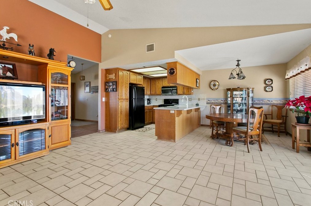 11433 Buttemere Rd, Phelan CA  92371-4245 exterior