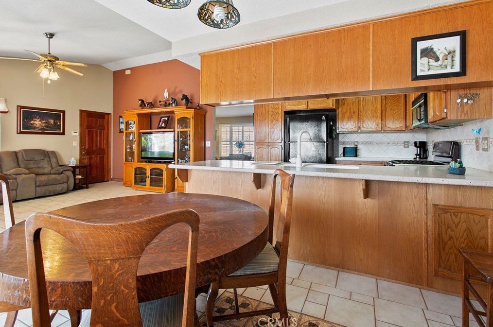 11433 Buttemere Rd, Phelan CA  92371-4245 exterior