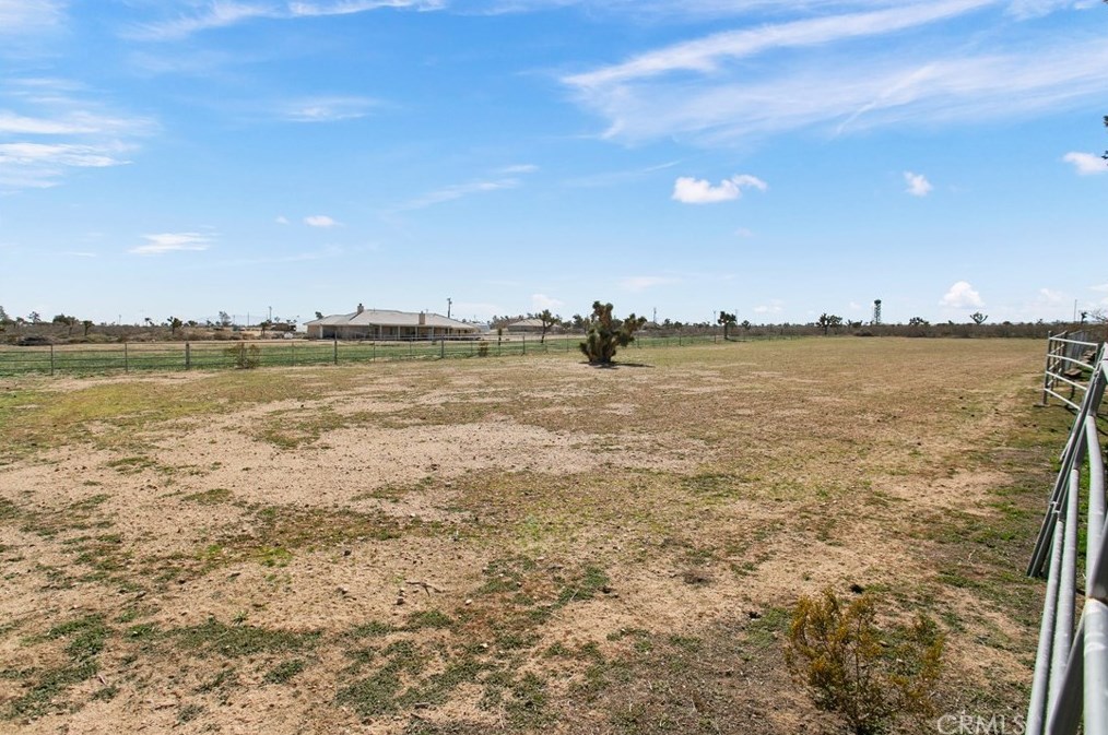 11433 Buttemere Rd, Phelan CA  92371-4245 exterior