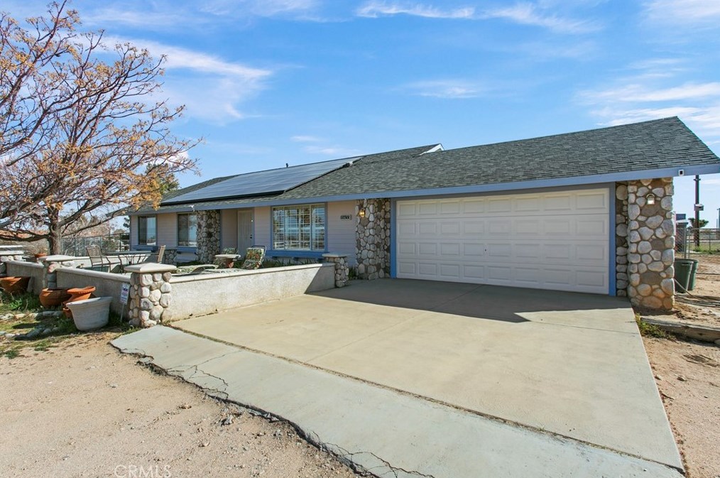 11433 Buttemere Rd, Phelan, CA 92371-4245