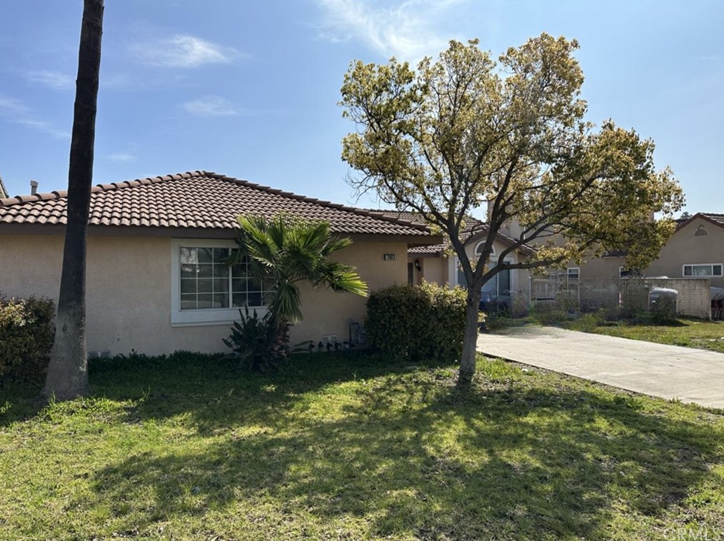7403 Mango Ave, Fontana, CA 92336-2175