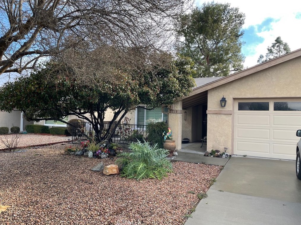 2119 El Rancho Cir, Hemet CA  92545-1670 exterior
