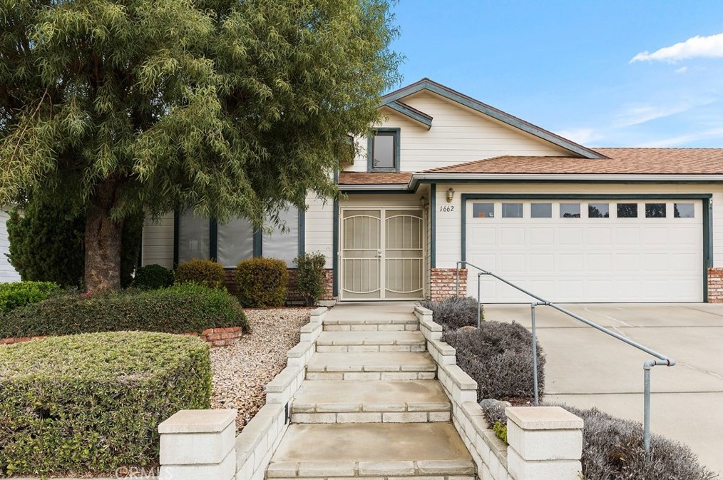 1662 Willow Leaf Dr, Hemet, CA 92545-8140