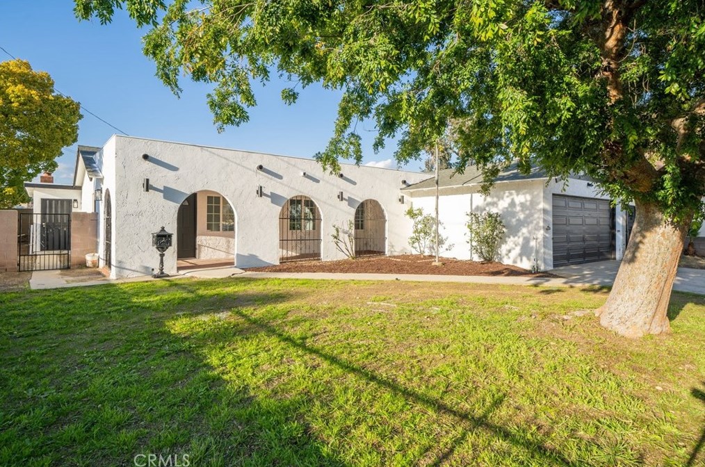 1070 Lorraine Pl, Rialto, CA 92376