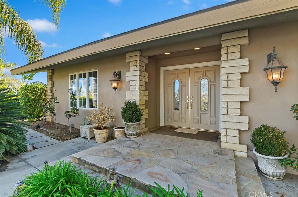 12919 Puesta Del Sol St, Redlands, CA 92373