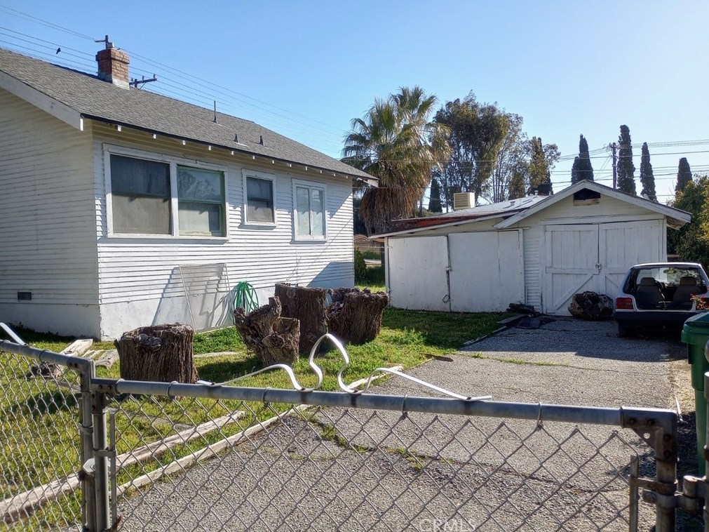 94 Gilman St, Banning, CA 92220-2424