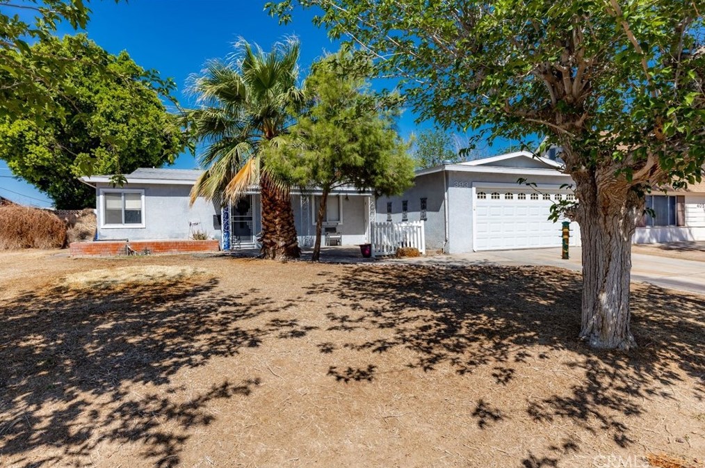 393 N 10th St, Blythe, CA 92225