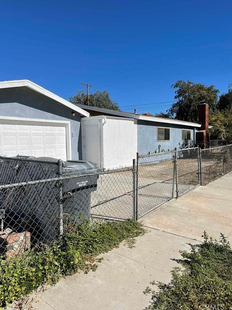1003 Lawton St, Redlands CA  92374-3018 exterior
