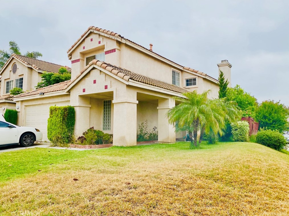 11734 Puerto Real Rd, Fontana, CA 92337-9007