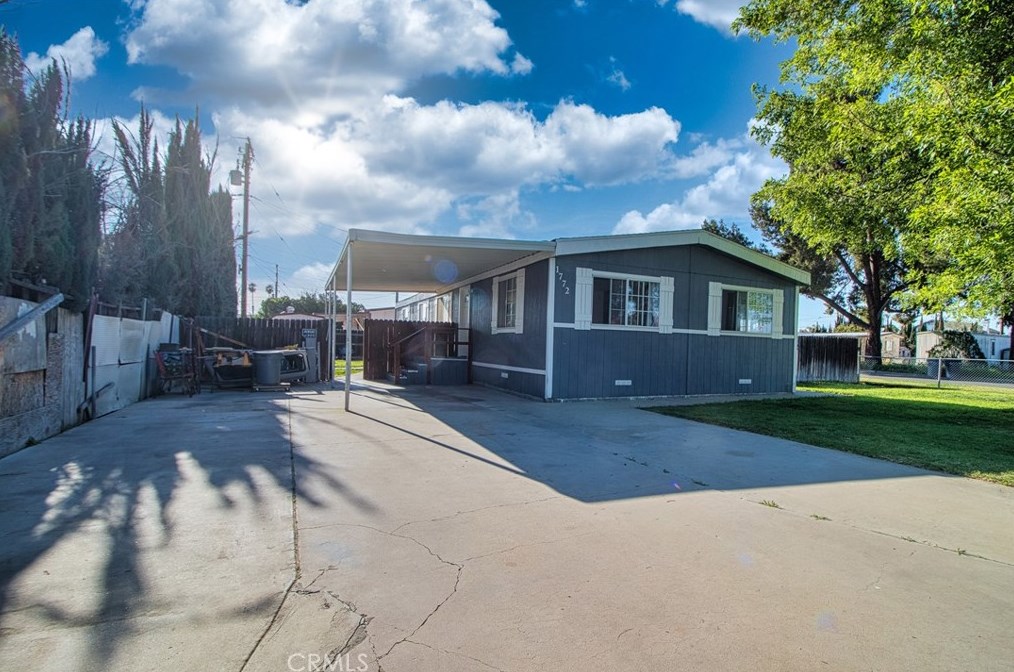 1772 Topaz Dr, Perris, CA 92571