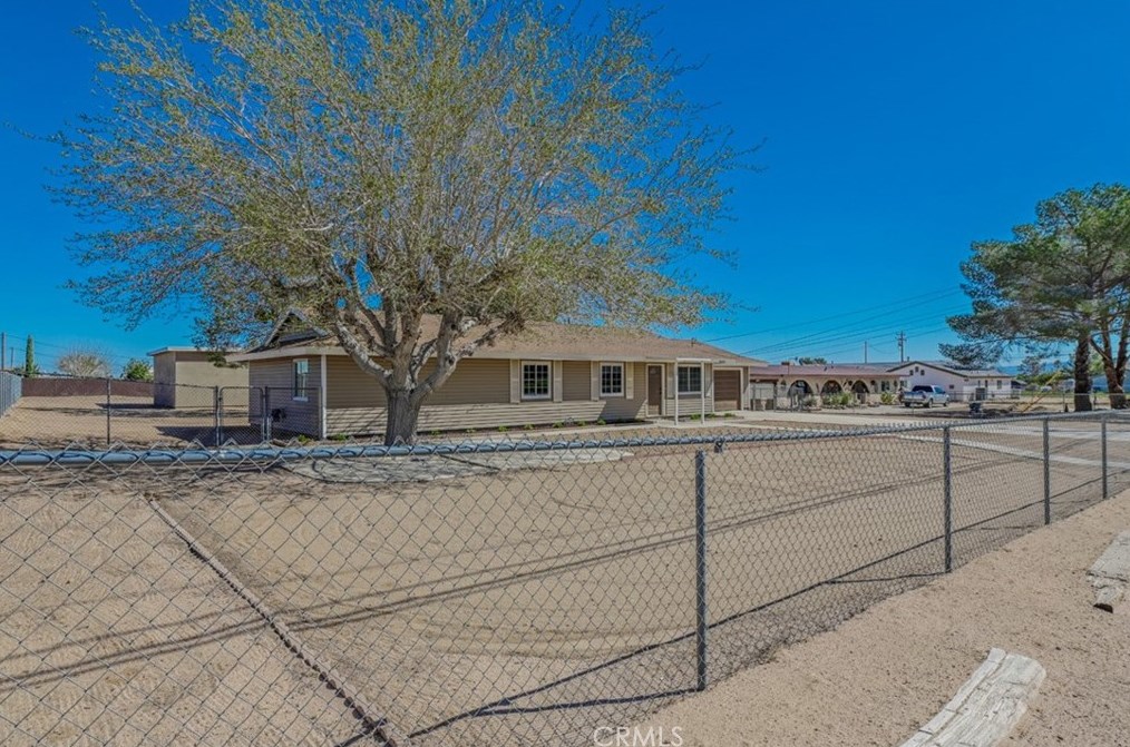 14544 Sycamore St, Hesperia, CA 92345