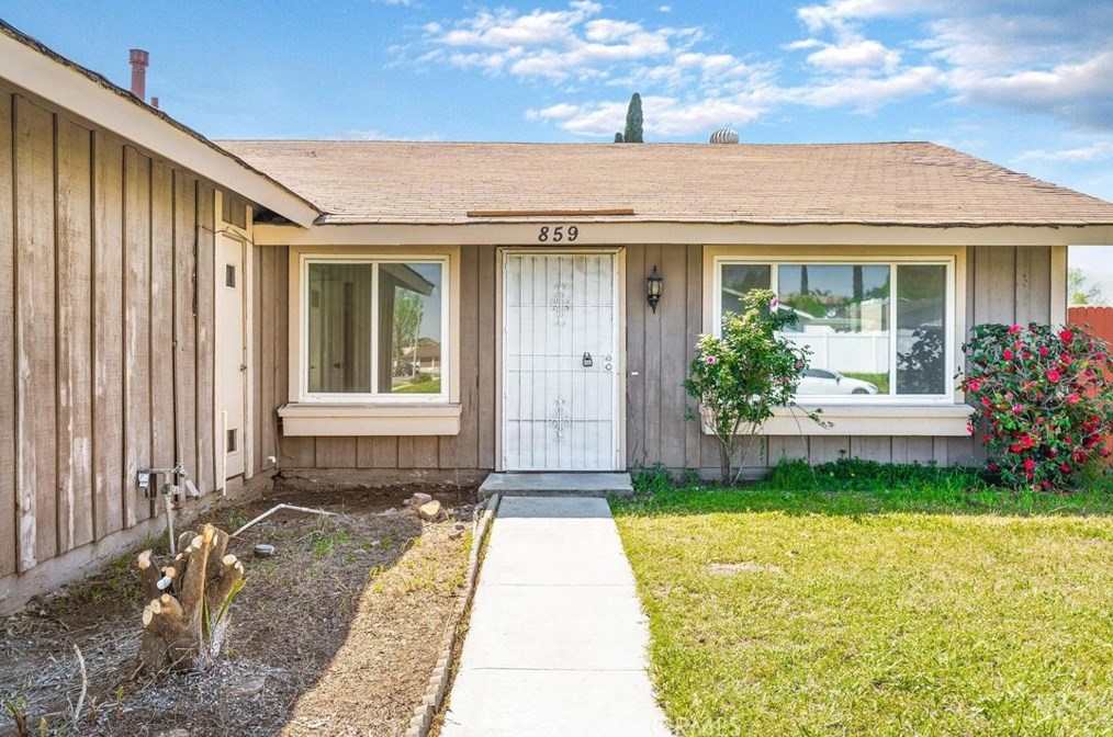 859 W Valencia, Rialto, CA 92376