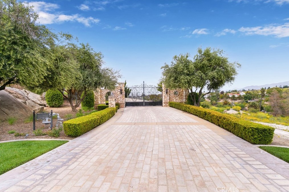 7163 Miracle Mile, Riverside, CA 92506