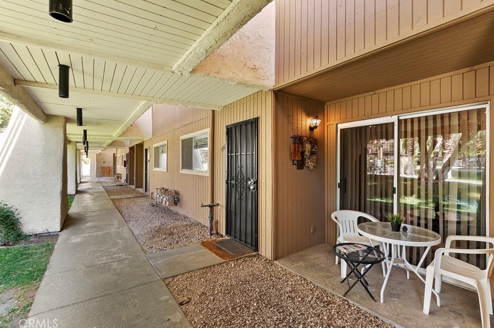 420 N Villa Ct #106, Palm Springs, CA 92262