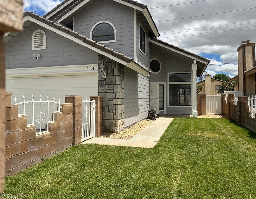 1491 Remembrance Dr, Perris, CA 92571