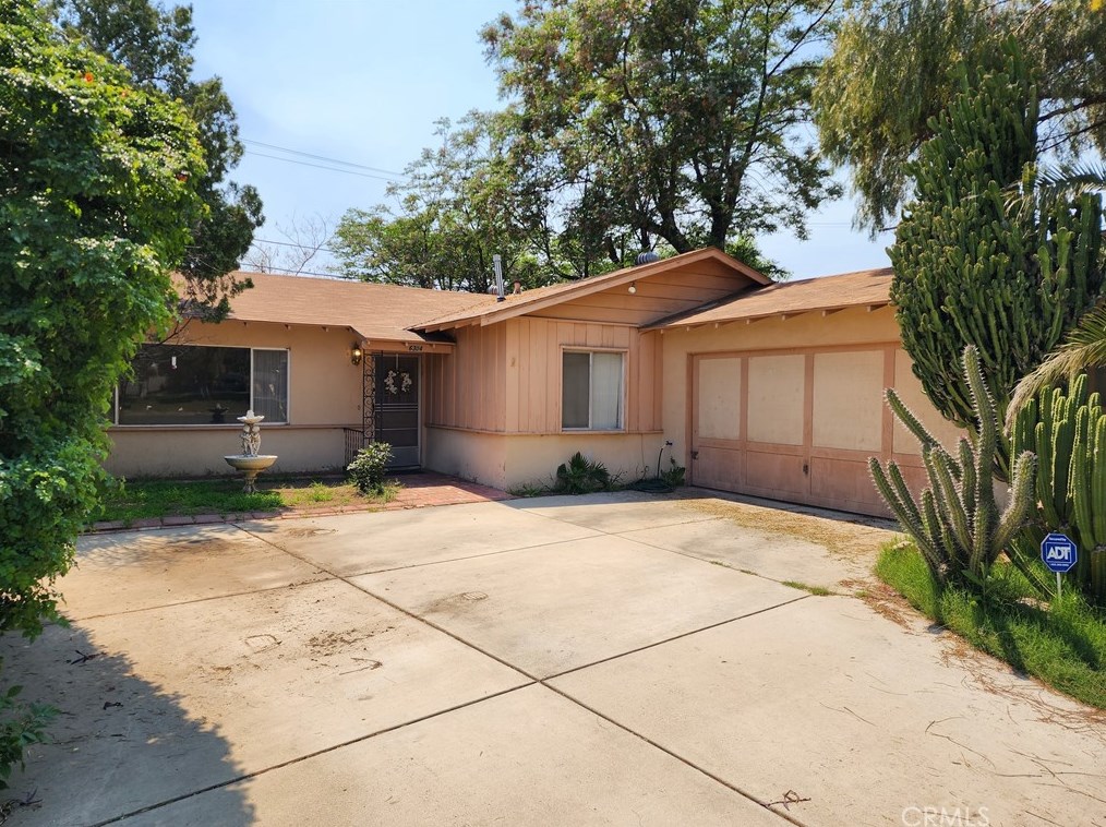 6304 Cinnabar Dr, Riverside, CA 92509