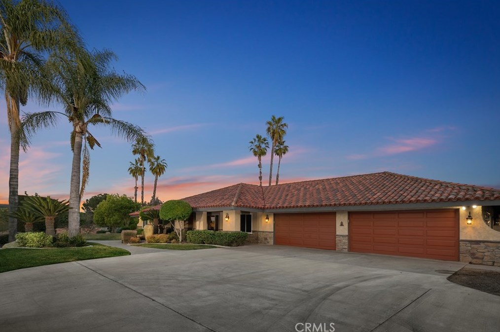 16075 Rawhide Ln, Riverside, CA 92504