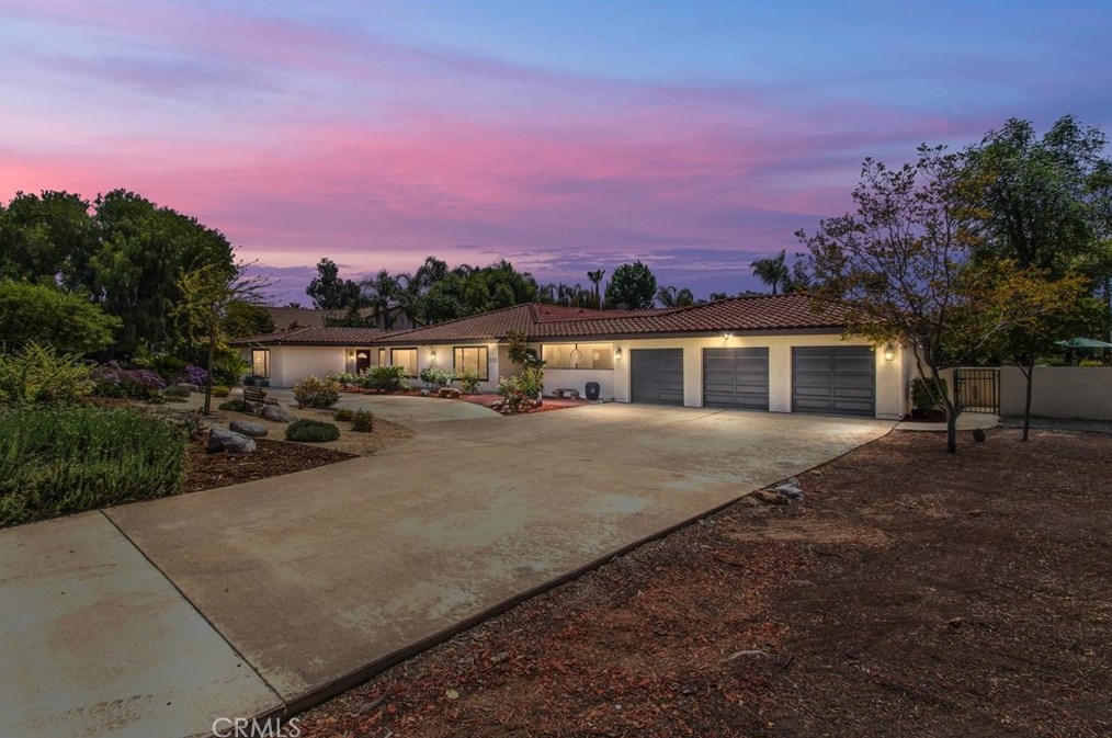 510 Pomello Dr, Claremont, CA 91711-1900