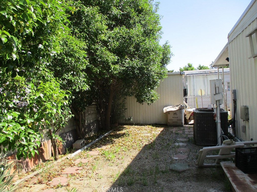 710 Palm Ave, Hemet, CA 92543-6960