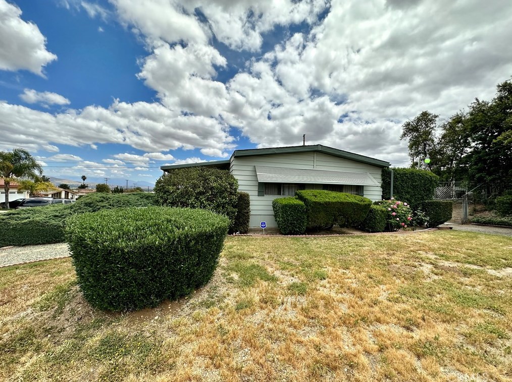 14100 Vista Grande Dr, Riverside, CA 92508