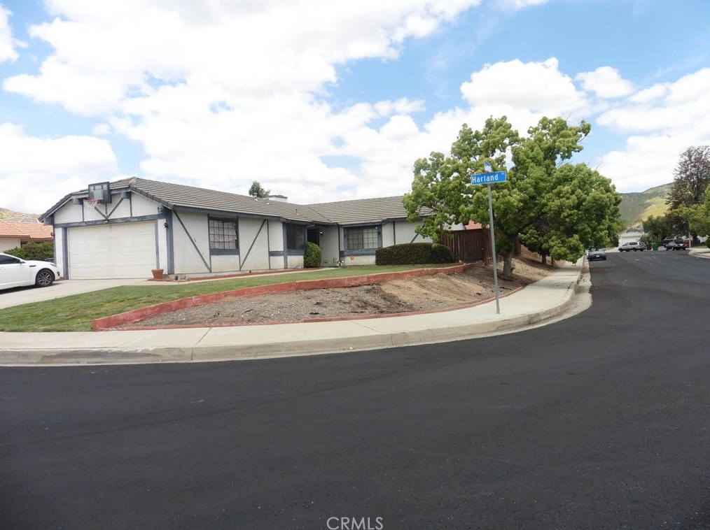 23462 Harland Dr, Moreno Valley, CA 92557-5412