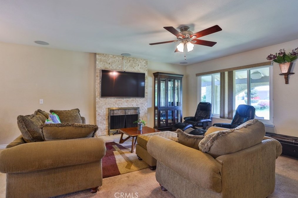 18073 Granada Ave, Fontana, CA 92335-5155