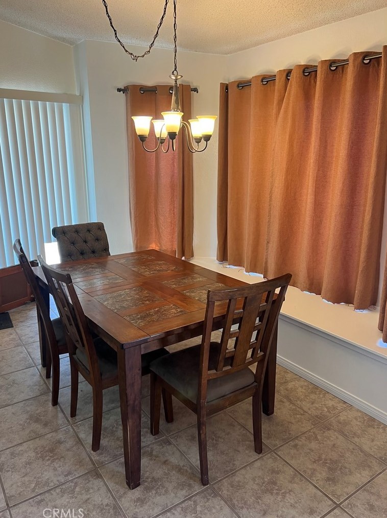 13662 Ivanpah Rd, Apple Valley, CA 92308-6045