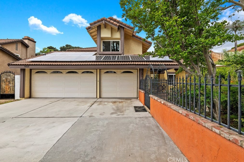 5807 Greens Dr, Riverside, CA 92509