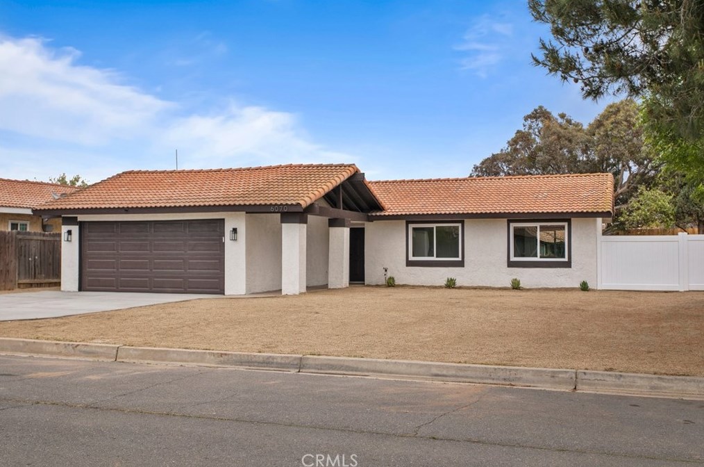 6070 Scheelite St, Jurupa Valley, CA 92509