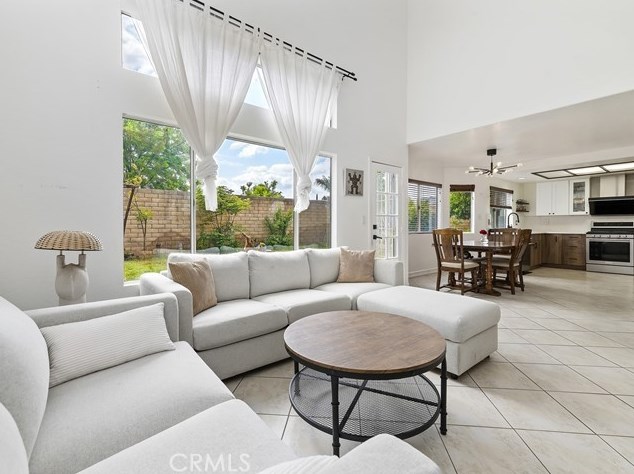 1801 Carolann St, Pomona CA  91766-5576 exterior