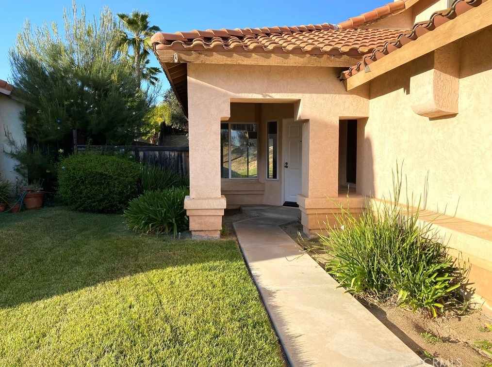 25074 Corte Ancha, Murrieta, CA 92563-5250