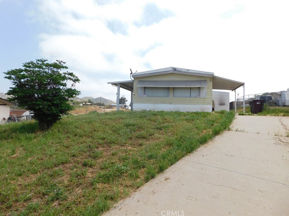 26420 Young Ln, Homeland, CA 92548-9006