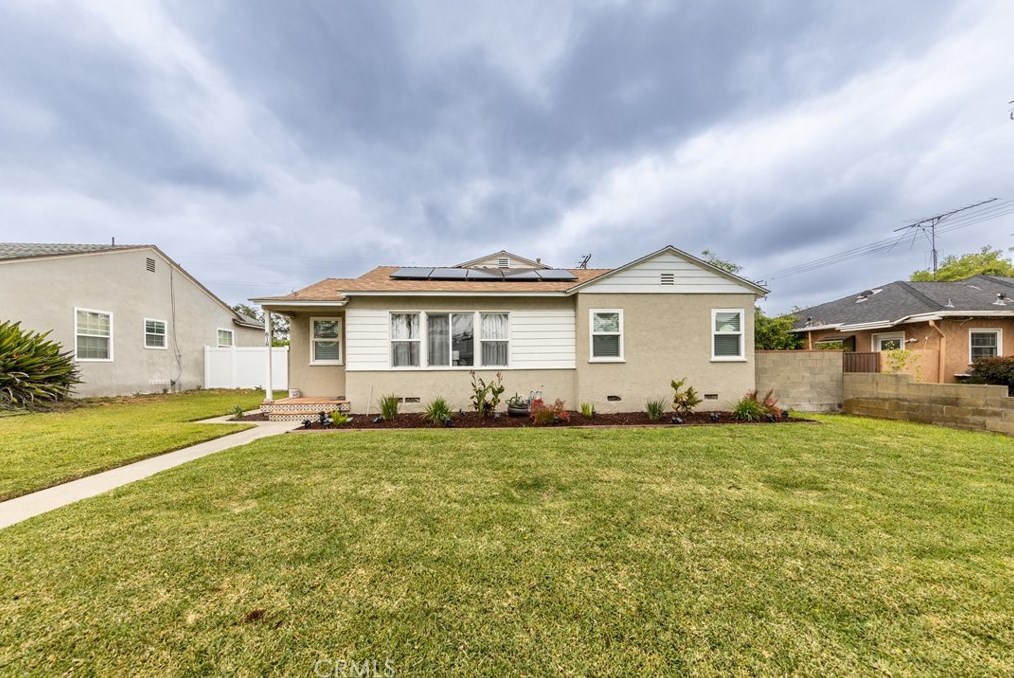 818 N 9th Ave, Upland, CA 91786