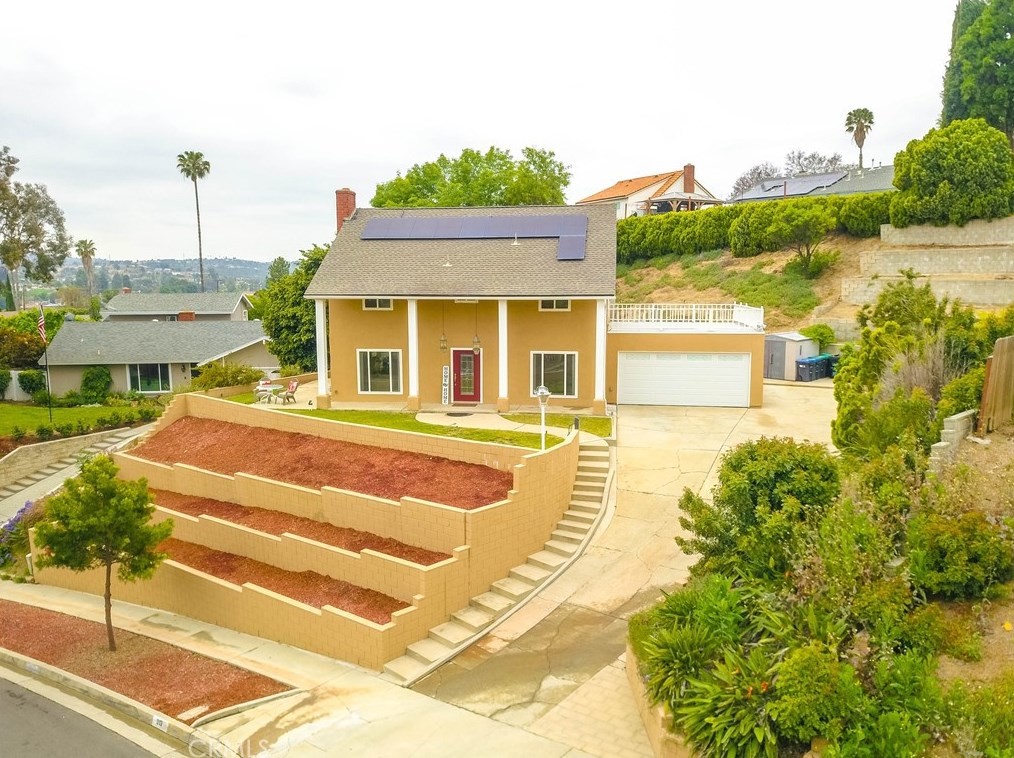 313 Del Sol Ln, Pomona, CA 91765-1416