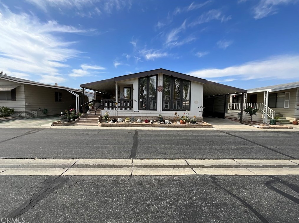 1300 W Menlo Ave #208, Hemet, CA 92543