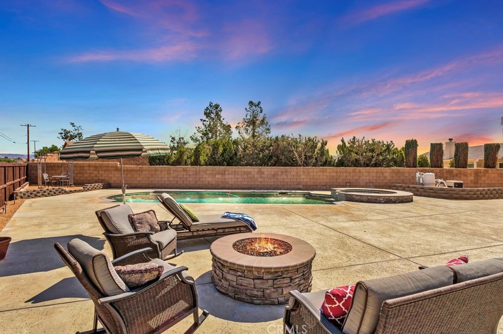 20463 Majestic Dr, Apple Valley, CA 92308-5049