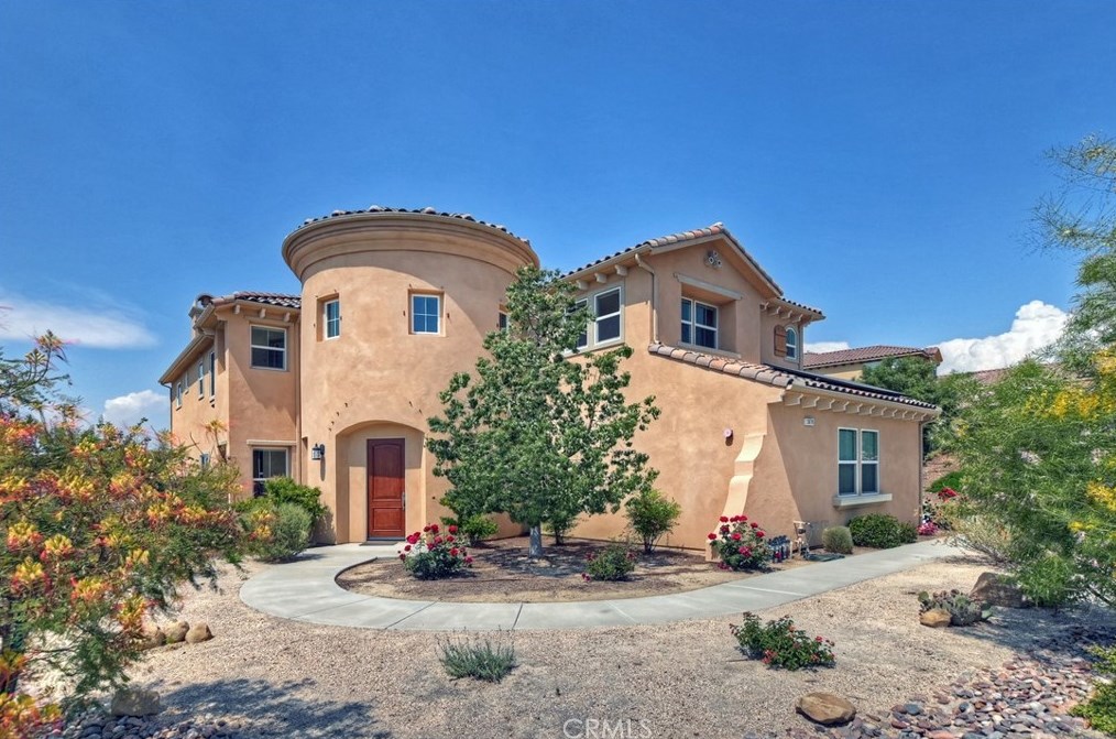 3079 Crystal Ridge Ln, Colton, CA 92324