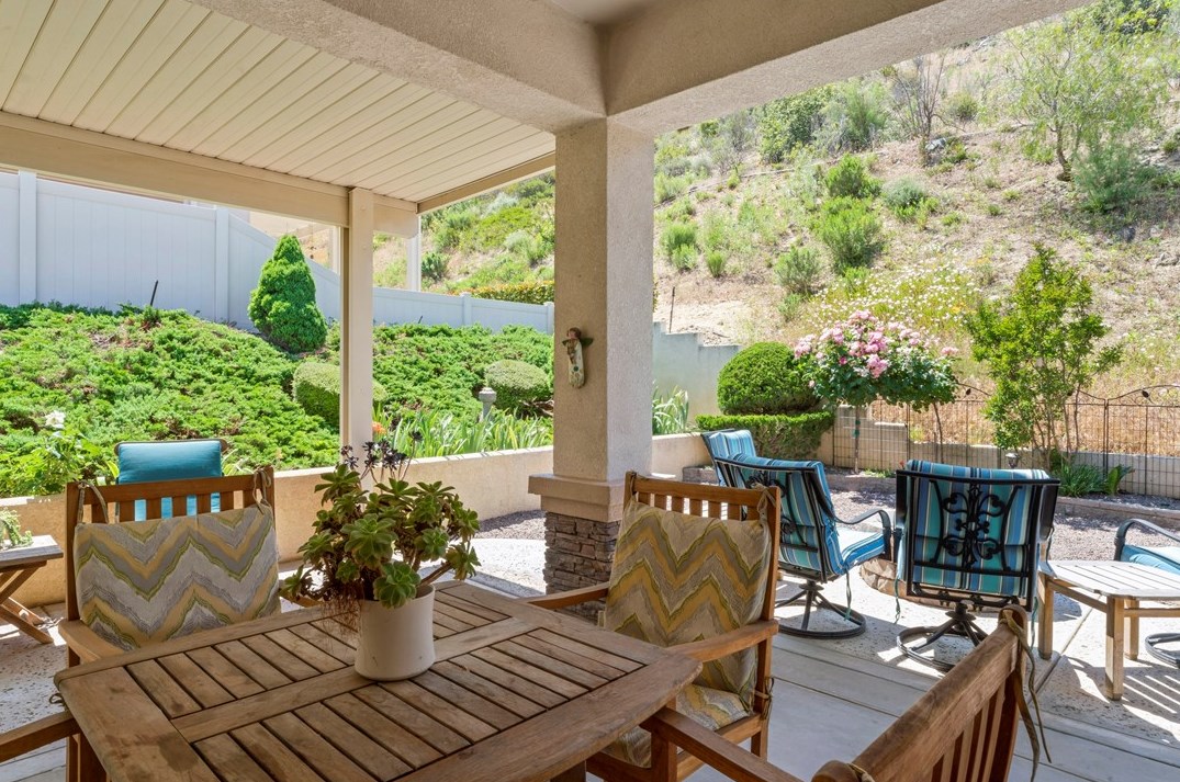 5499 Breckenridge Ave, Banning CA  92220-7157 exterior