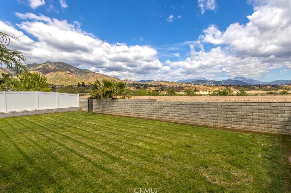 7019 Grove Ave, Highland, CA 92346
