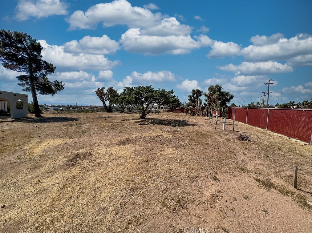 7927 Oak Hill Rd, Hesperia, CA 92344