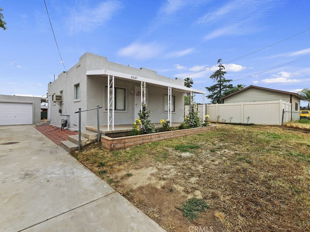 6045 Stearns St, Riverside, CA 92504