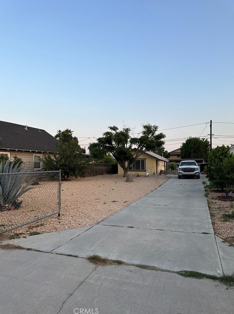 744 W E St, Colton, CA 92324