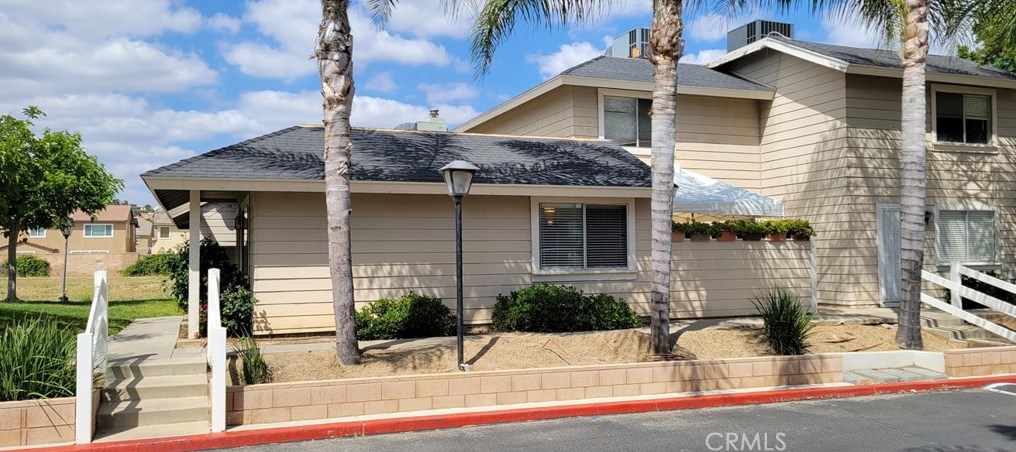647 Walnut Dr, Lake Elsinore, CA 92530