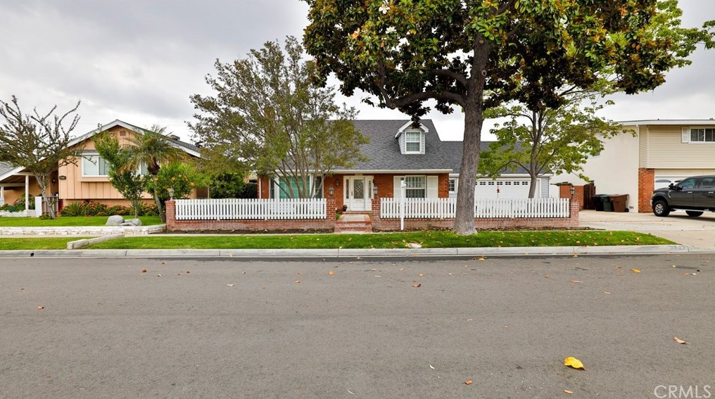 2623 E Ames Cir, Anaheim, CA 92806