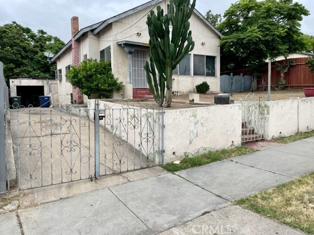 23 E 1st St, National City, CA 91950
