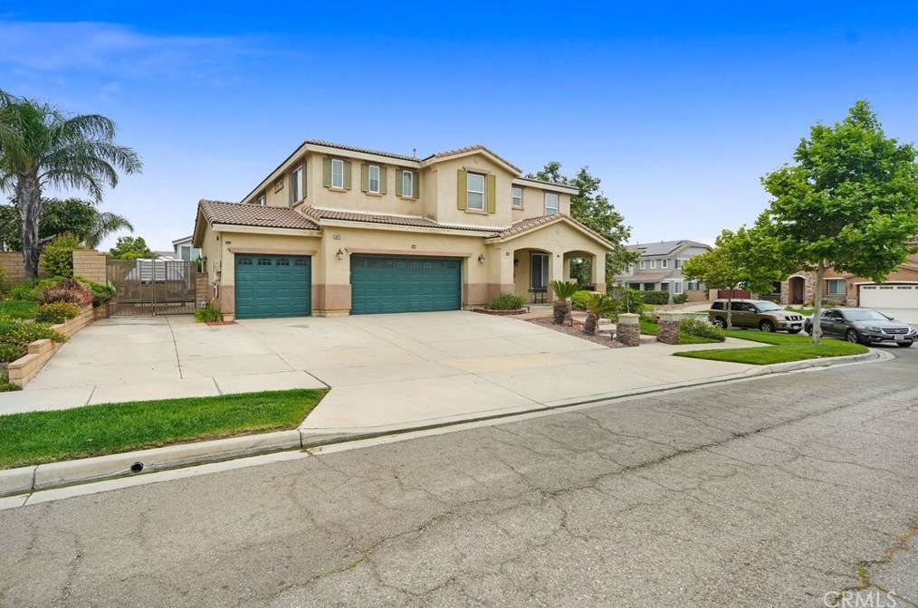5073 Snowberry Dr, Fontana, CA 92336